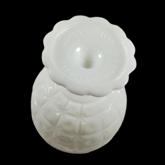 Vintage Napco #1185 White Milk Glass Pedestal Footed Quilted Dots Stars Vase USA - Picture 6 of 7